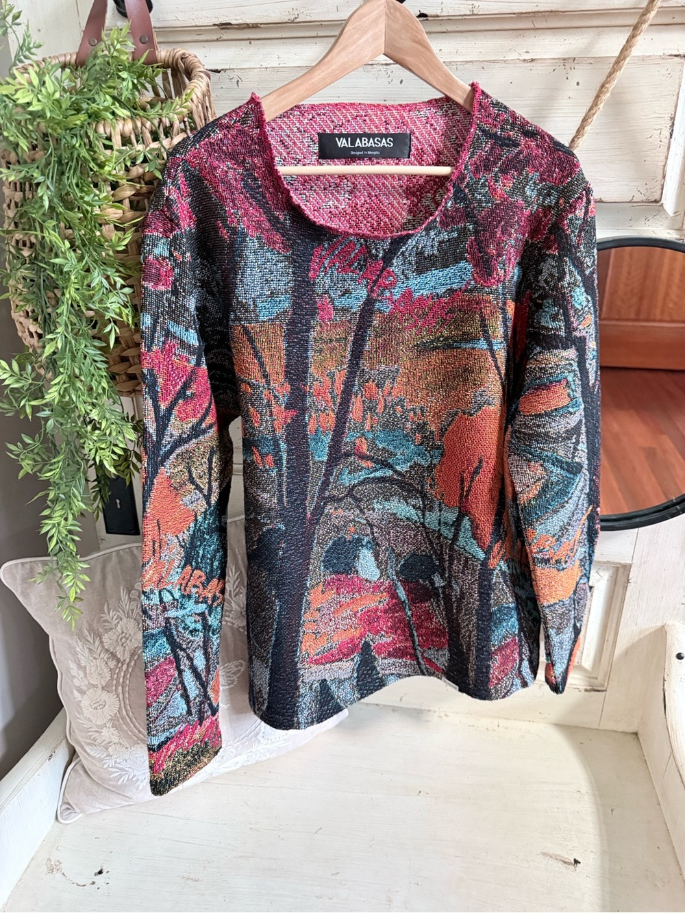 Tapestry crew neck